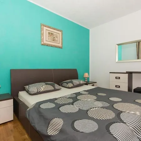 Apartment Geraeumige Mit Grill Und Meerblick