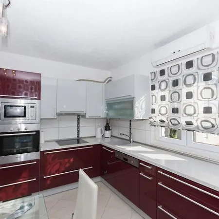 Geraeumige Mit Grill Und Meerblick Apartment *